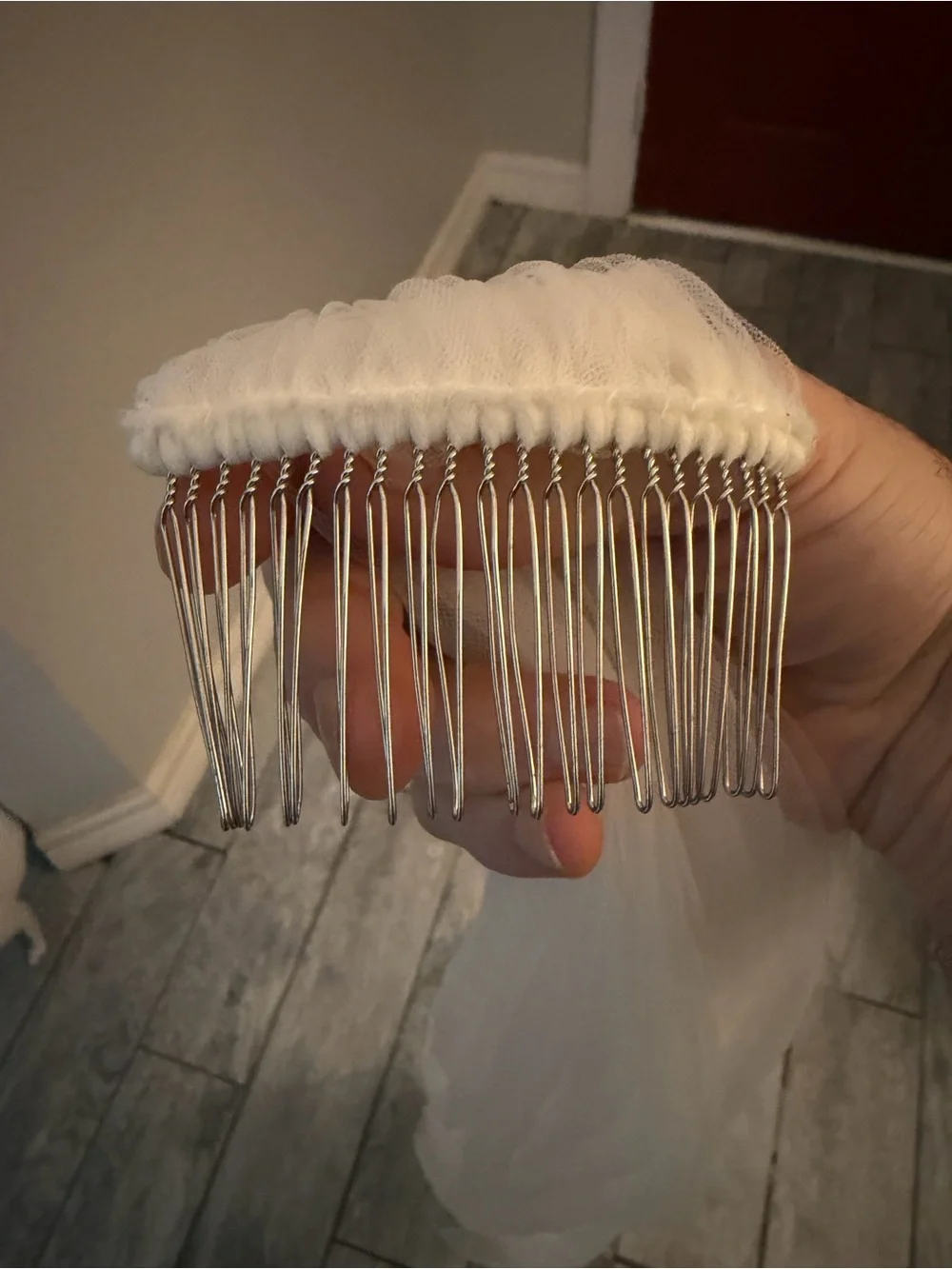 84 inch, White tulle Wedding veil with metal comb (NEW)